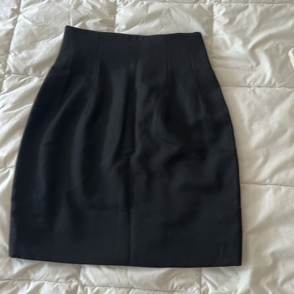 Richard Tyler Dresses & Skirts - Romantic Chic Richard Tyler Black Mini Skirt, XS